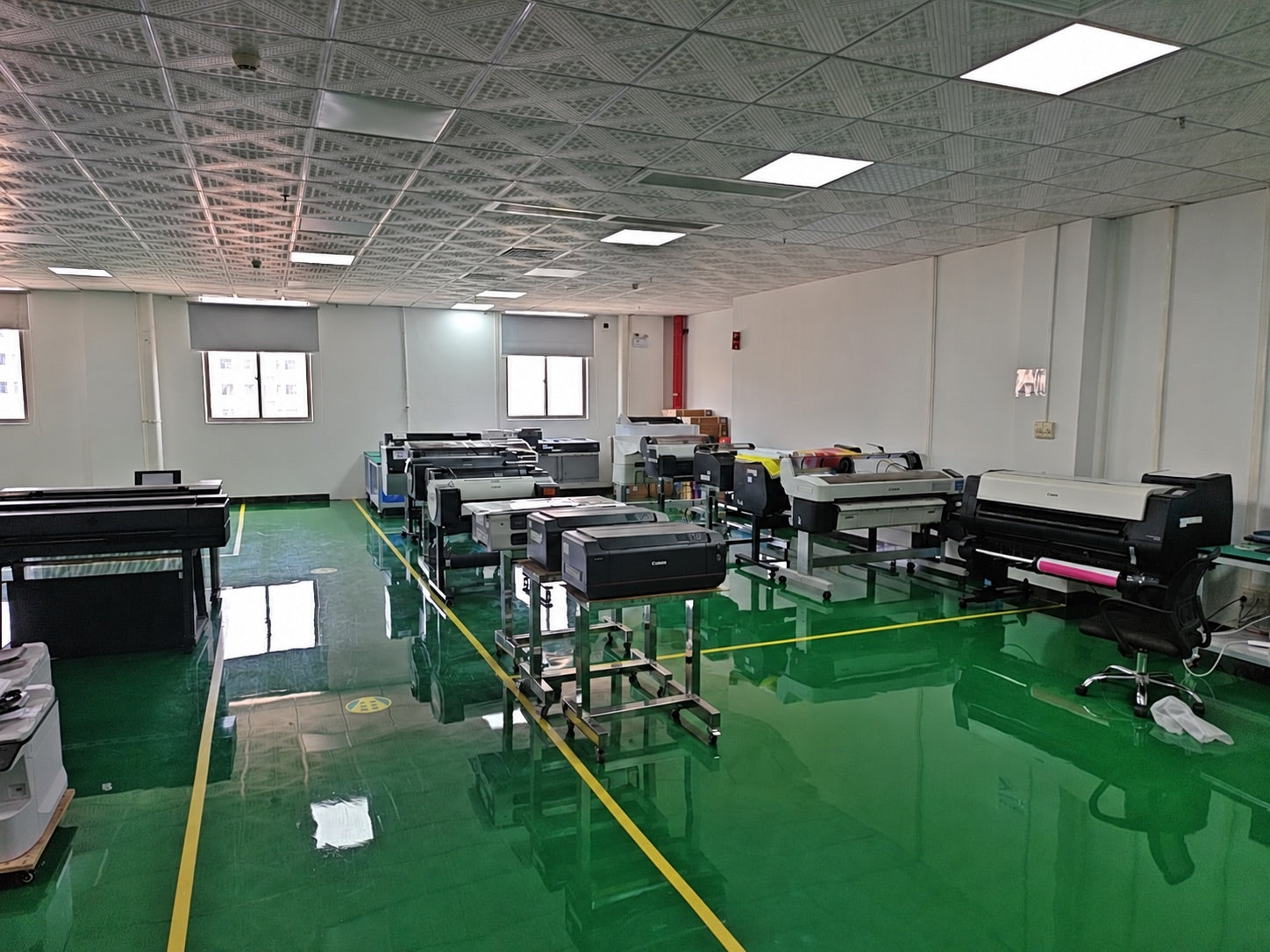 Wide-format ink testing environment